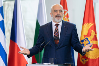 Албанские власти отмечают прогресс в реализации крупного курортного проекта