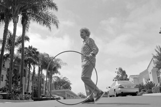 101-летняя Джоан Андерсон, создательница легендарного обруча Hula Hoop, тихо скончалась