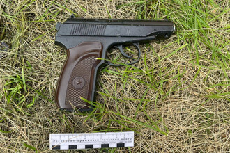 В Минусинске подростки напали на группу юношей и девушек, угрожая оружием