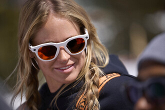 Умные очки Oakley HSTN Limited Edition: Искусственный интеллект и инновации для активного образа жизни
