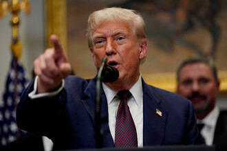 Трамп закладывает фундамент для возвращения в Белом доме: золотые потолки и новые шаги в экономике