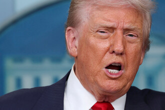 Трамп заявил о намерении обсудить кибератаки с Путиным на саммите в Анкоридже