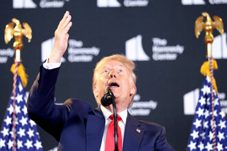 Символизм галстуков Трампа: что может означать выбор цвета на встрече с Путиным