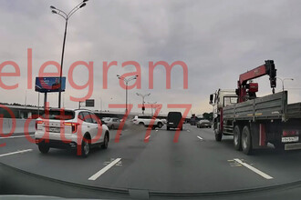 ДТП на МКАД: Автомобили разлетелись после столкновения