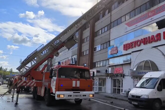 В Екатеринбурге из-за короткого замыкания сгорело 24 автомобиля в гаражном комплексе