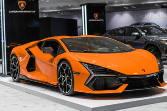 Lamborghini обвиняет дилера в перепродаже суперкаров, включая бывших преступников