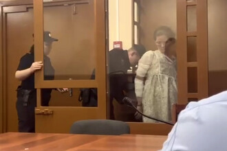 Петербургский суд назначил домашний арест по делу о поджоге машины