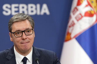 Сербия отказывается от ЧП после протестов, обещает жесткие меры