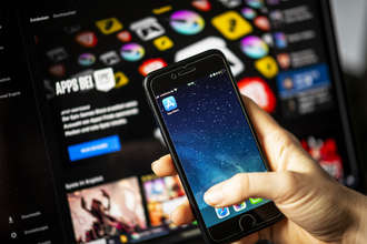 Японское правительство усиливает давление на Apple: новые правила, меняющие правила игры для iPhone