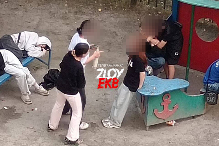 В Екатеринске зафиксирован инцидент с детьми, употреблявшими алкоголь на детской площадке