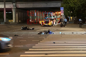 Трагедия на московских улицах: мотоциклист и пассажир погибли в результате столкновения
