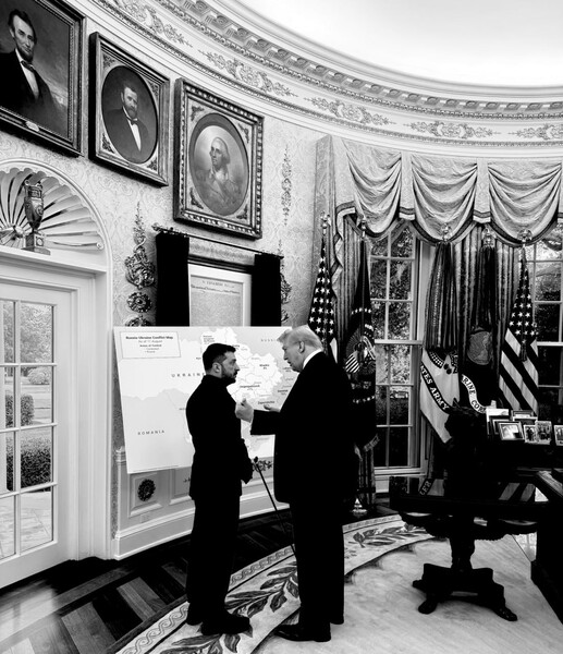 Трамп и Зеленский обсудили карты территорий Украины на встрече в Белом доме