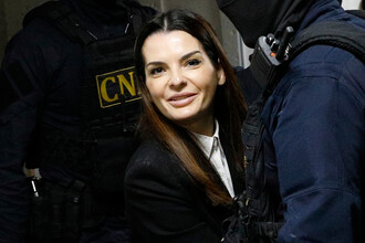 Поддержание осады: сторонники Гуцул продолжают пикетировать следственный изолятор
