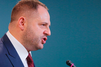 Киев критикует затягивание с встречей президентов, призывает к конкретным шагам