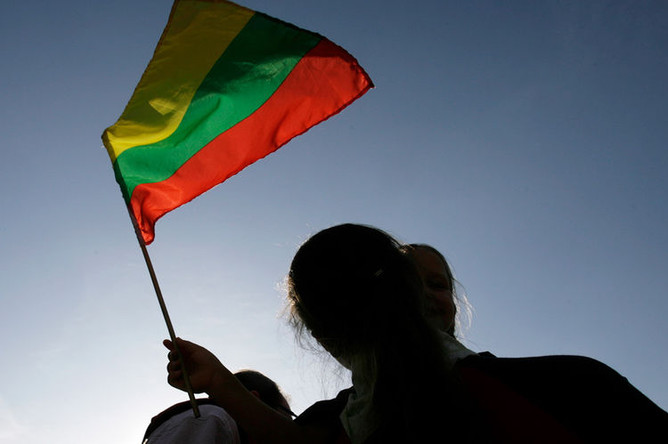 Литва рассматривает ограничения на автобусные перевозки в Россию и Беларусь из-за усиления пограничных рисков
