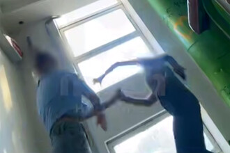 Крымские школьницы устроили ‘стрелку’ из-за оскорбления, видео попало в сеть