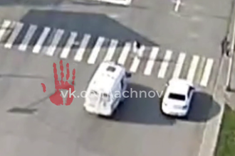 Трагедия в Челябинске: Инцидент с автомобилем скорой помощи вызывает вопросы безопасности пешеходов