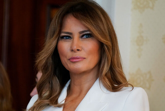 Ультиматум Трампа: Юристы требуют опровергнуть связь с Эпштейном и угрожают иском о миллиарде