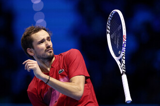 Медведев уступает в Цинциннати, но сохраняет шансы в турнире ATP Мастерс