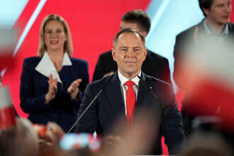 Туск предупреждает Навроцкого о границах президентских полномочий