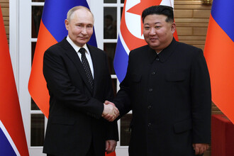 Путин поздравил Ким Чен Ына с юбилетом, напомнив о совместных военных операциях