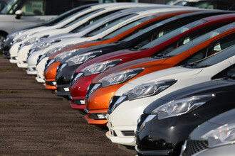 Падение продаж легковых автомобилей в России: анализ причин