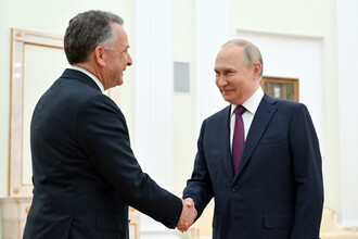 Путин обсуждает ситуацию в мире с новым спецпосланником США