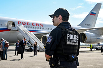 Ил-76 привез переговоры президентов США и России в Анкоридже