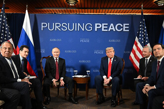 Переговоры Путина и Трампа в Анкоридже: Формат «Три на Три» как Шаг к Мировому Урегулированию