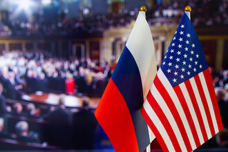 США Усиливают Поддержку Украине, Стремясь к Переговорам с Россией