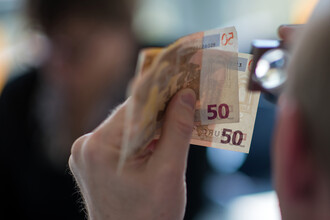 Мистические теории и массовые протесты: что происходит в Болгарии?