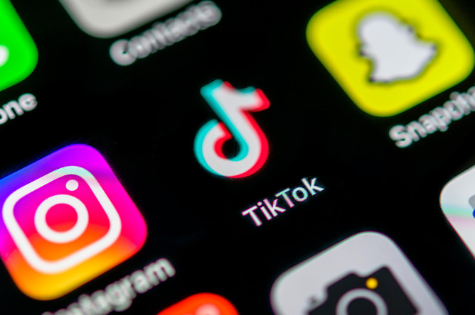 TikTok отрицает обвинения во вреде для подростков, называя их попыткой «сделать козла отпущения»