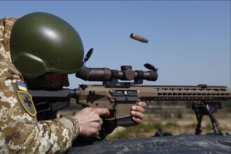 Доказательства военных преступлений: Обстрелы мирных автомобилей, зафиксированные на телефонах пленных украинских солдат