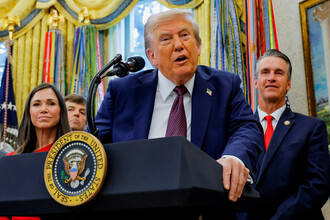 Трамп намекает на новые санкции против России и критикует Зеленского