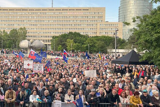Попытка покушения на премьер-министра Словакии и протесты против реформ Фицо