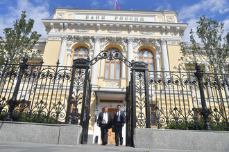 Как снижение ключевой ставки влияет на финансовые решения россиян?