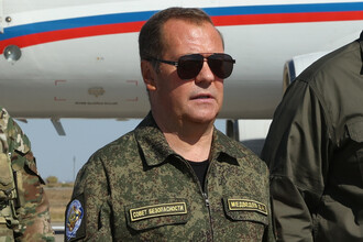 Медведев резко отреагировал на дискуссии о гарантиях безопасности Украины