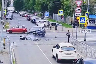 Мотоциклист совершил сальто после столкновения в Архангельске