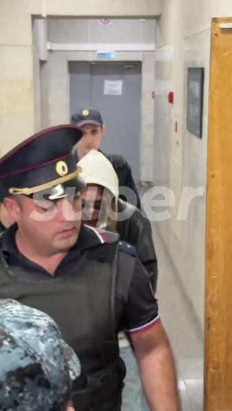 Скрытая операция: Аглая Тарасова под подозрением в контрабанде наркотиков