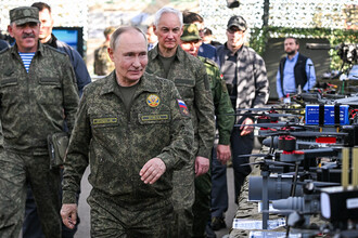 Учения «Запад-2025»: Путин и Хренин осматривают военную технику на полигоне «Мулино»